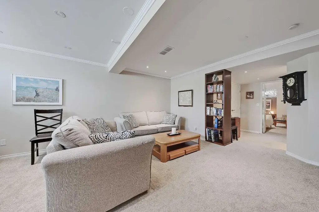 48 Promenade Way SE Calgary AB T2Z 3R4