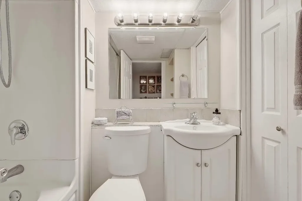 48 Promenade Way SE Calgary AB T2Z 3R4