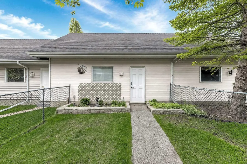48 Promenade Way SE Calgary AB T2Z 3R4