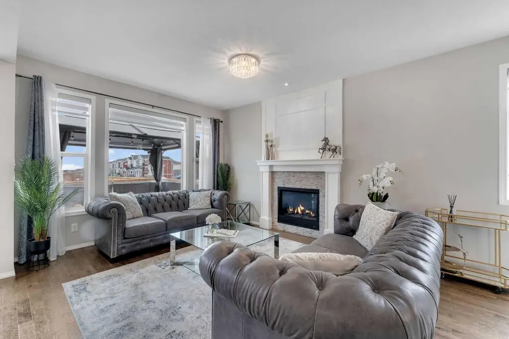 16 Nolancrest Circle NW Calgary AB T3R 0T8