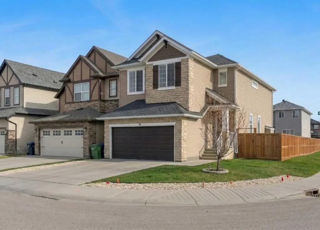 16 Nolancrest Circle NW Calgary AB T3R 0T8