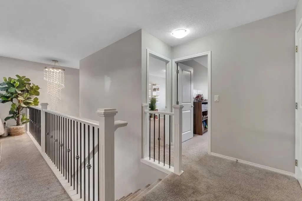 16 Nolancrest Circle NW Calgary AB T3R 0T8