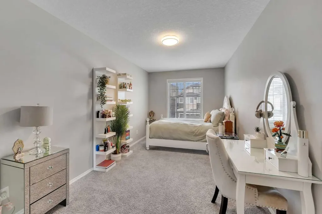 16 Nolancrest Circle NW Calgary AB T3R 0T8