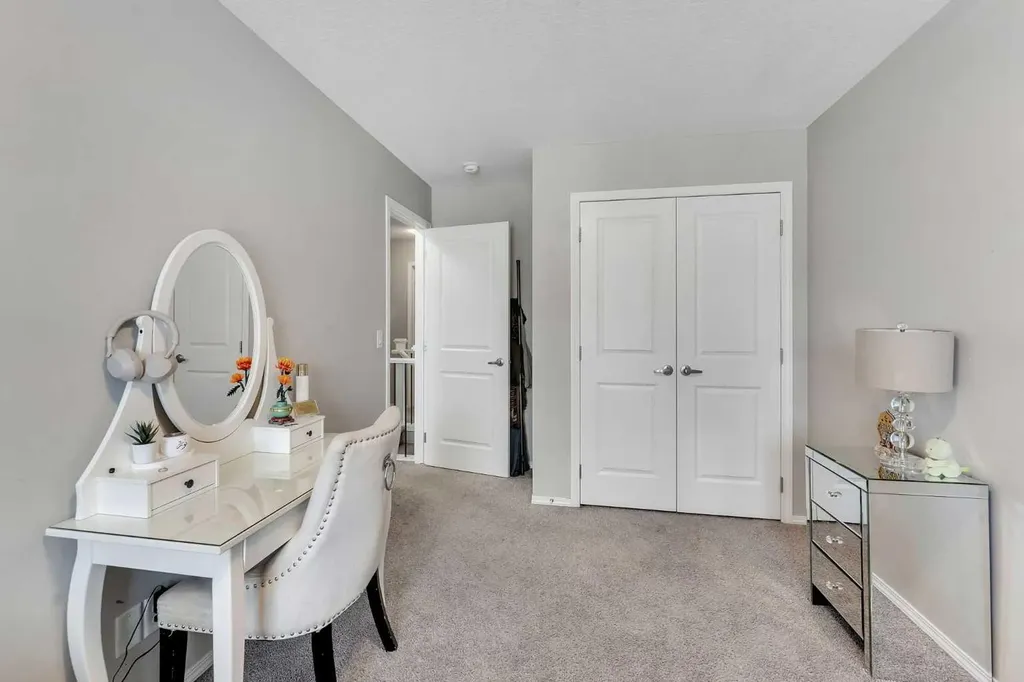 16 Nolancrest Circle NW Calgary AB T3R 0T8