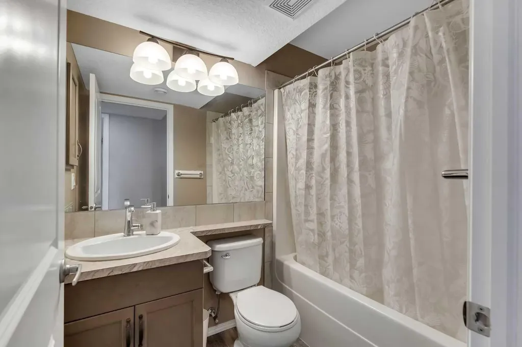 16 Nolancrest Circle NW Calgary AB T3R 0T8