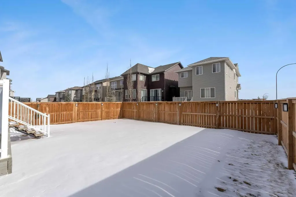 16 Nolancrest Circle NW Calgary AB T3R 0T8