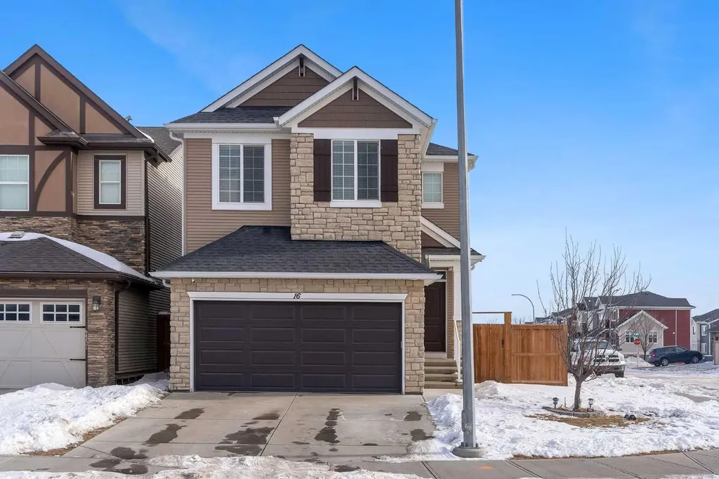 16 Nolancrest Circle NW Calgary AB T3R 0T8