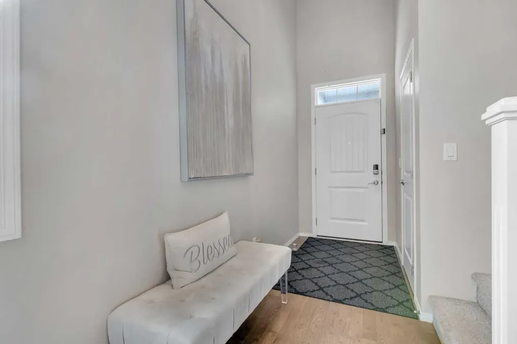 16 Nolancrest Circle NW Calgary AB T3R 0T8