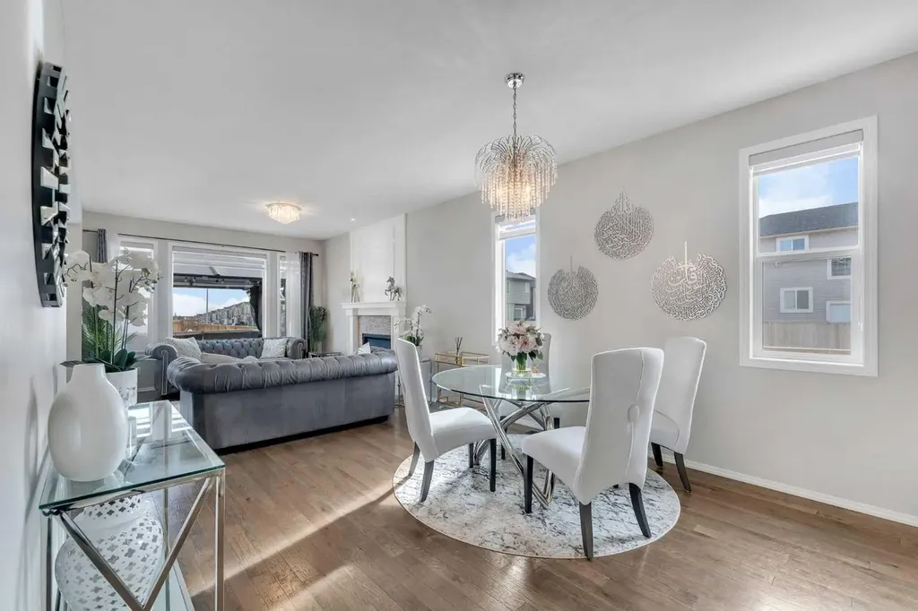 16 Nolancrest Circle NW Calgary AB T3R 0T8