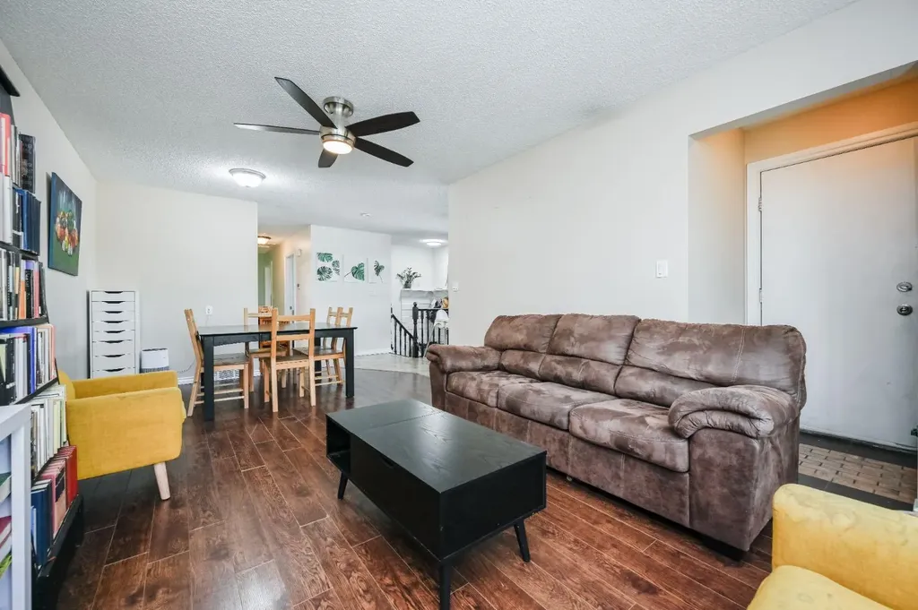 9433 121 Avenue Grande Prairie AB T8V 4R5