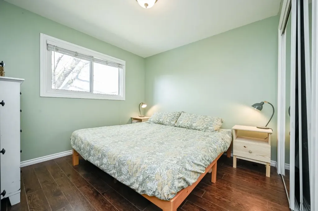 9433 121 Avenue Grande Prairie AB T8V 4R5