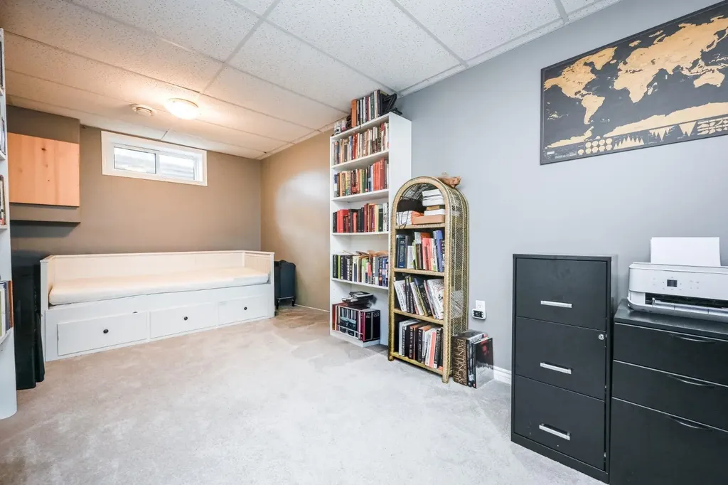 9433 121 Avenue Grande Prairie AB T8V 4R5