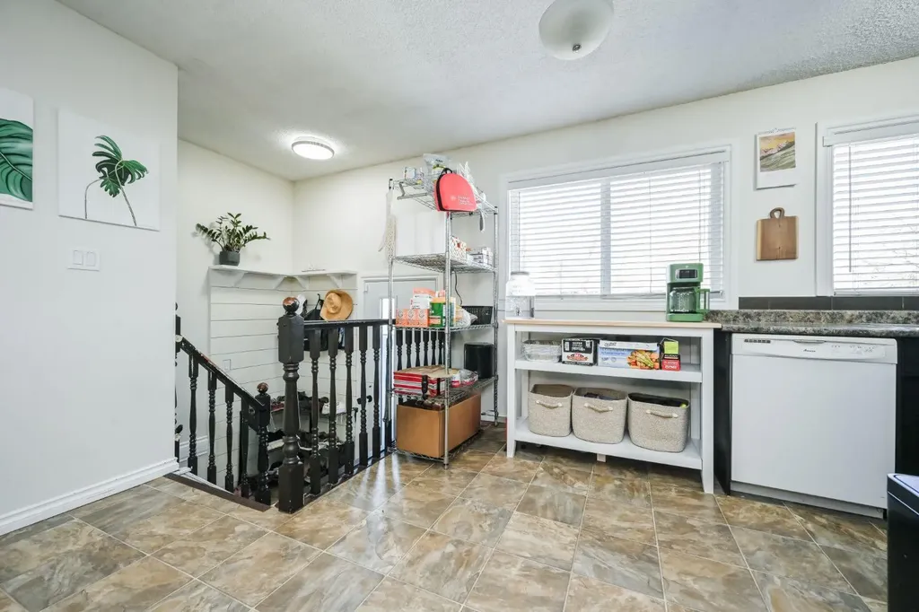 9433 121 Avenue Grande Prairie AB T8V 4R5