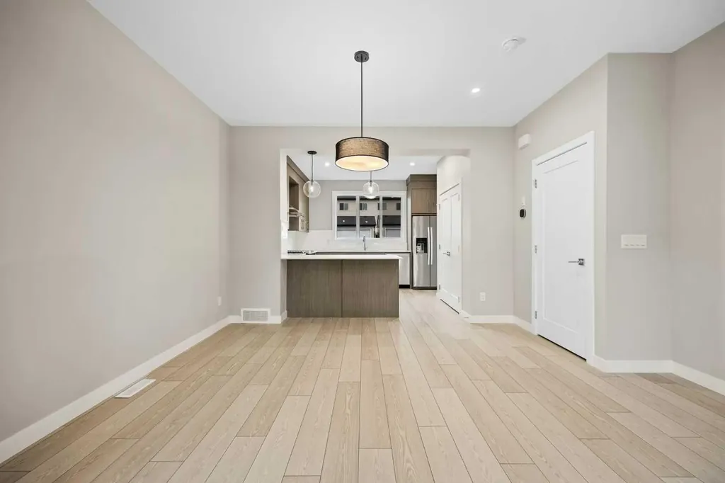 536 Chelsea Gardens Chestermere AB T1X 2V5