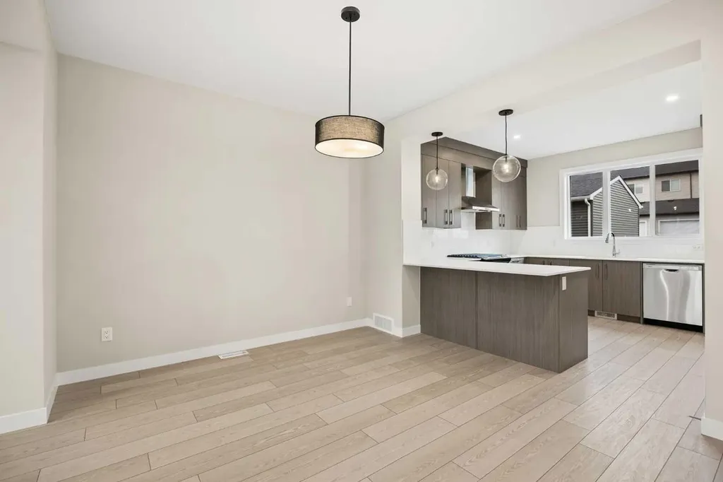 536 Chelsea Gardens Chestermere AB T1X 2V5