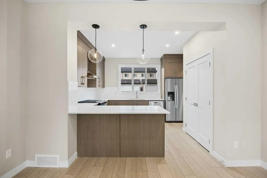 536 Chelsea Gardens Chestermere AB T1X 2V5