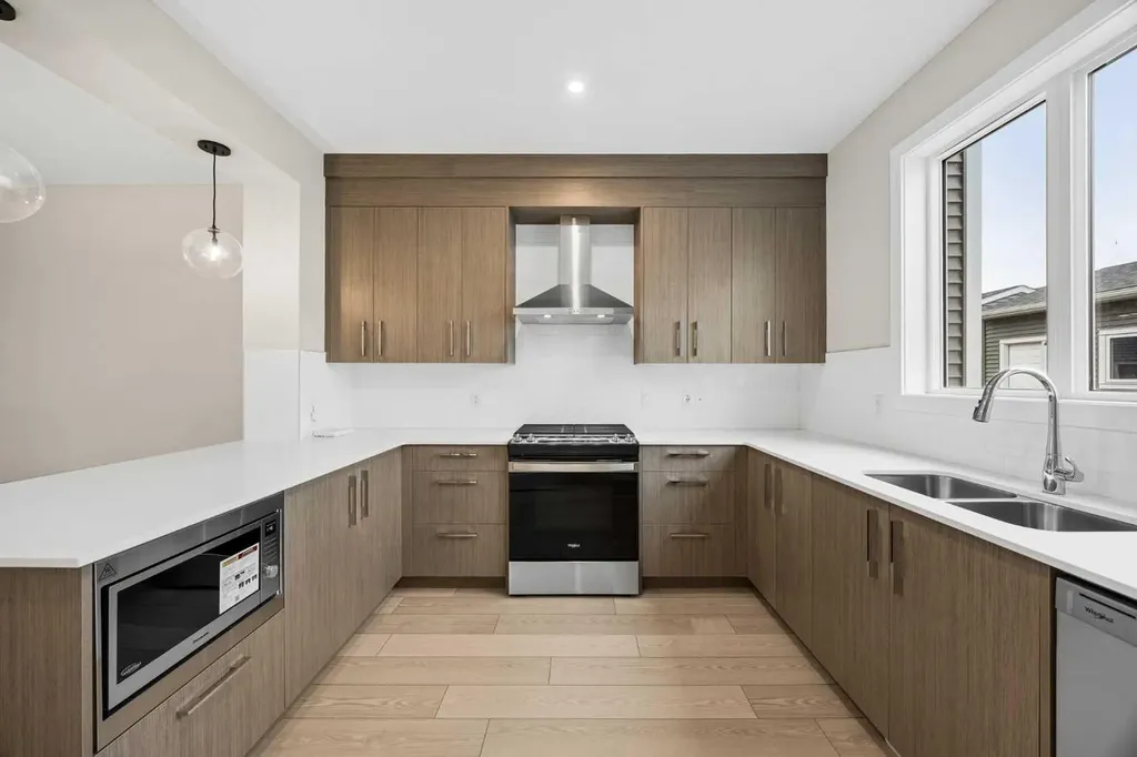 536 Chelsea Gardens Chestermere AB T1X 2V5