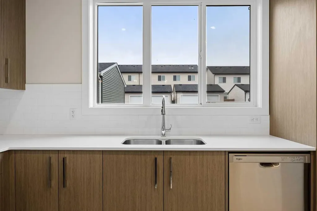 536 Chelsea Gardens Chestermere AB T1X 2V5