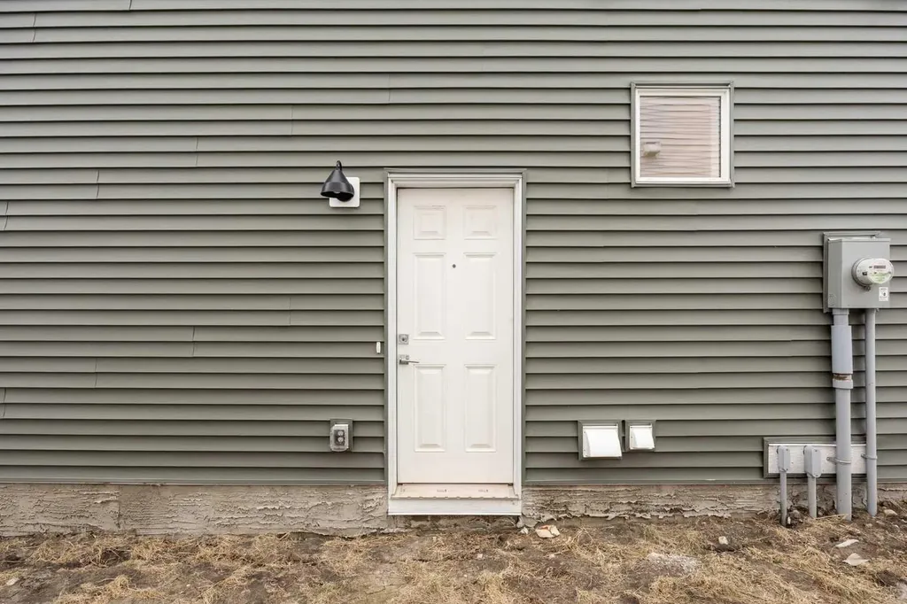 536 Chelsea Gardens Chestermere AB T1X 2V5