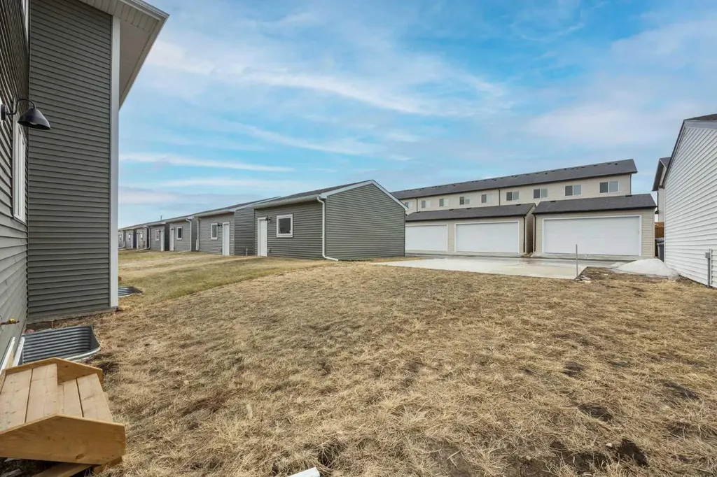 536 Chelsea Gardens Chestermere AB T1X 2V5