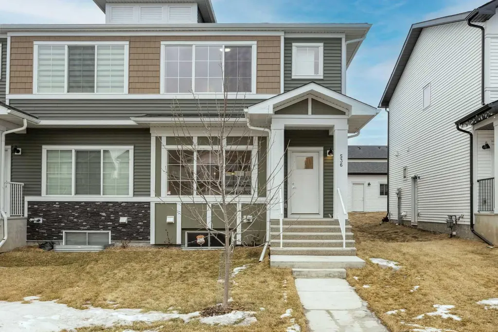 536 Chelsea Gardens Chestermere AB T1X 2V5