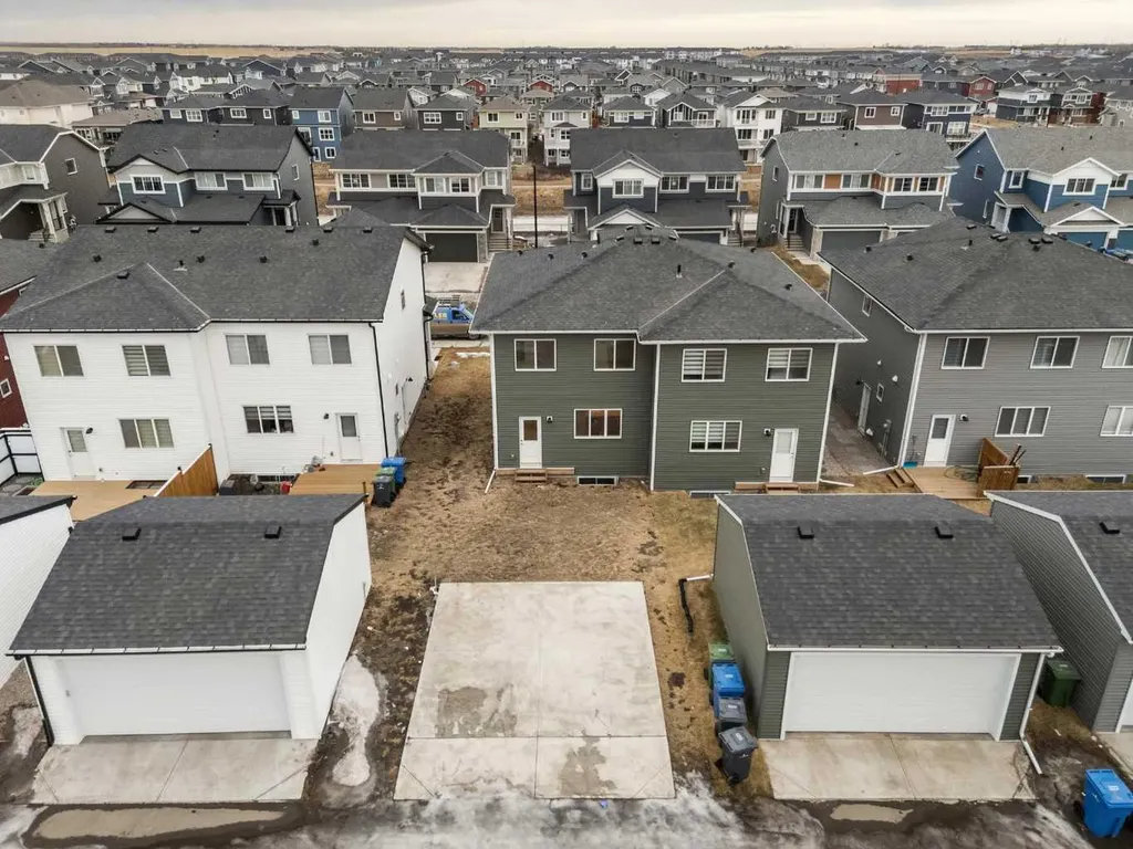 536 Chelsea Gardens Chestermere AB T1X 2V5