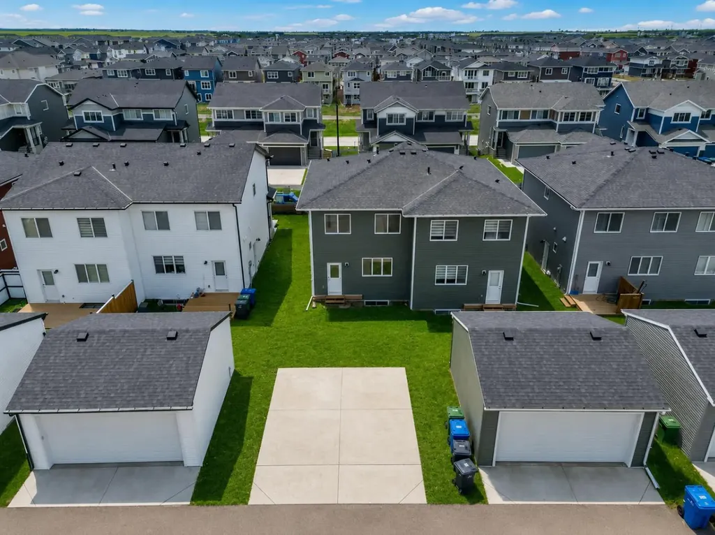 536 Chelsea Gardens Chestermere AB T1X 2V5
