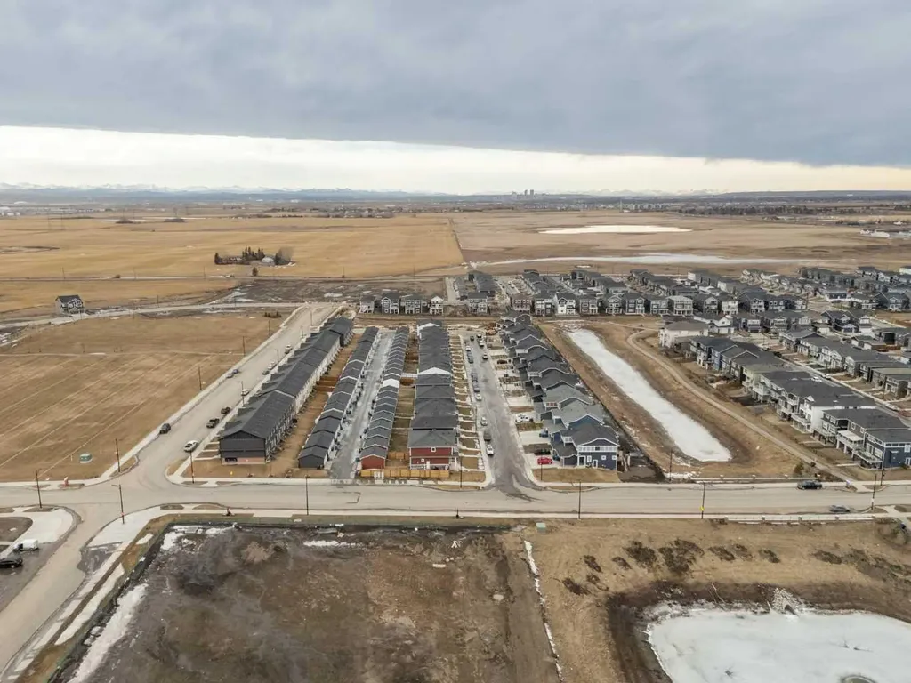 536 Chelsea Gardens Chestermere AB T1X 2V5