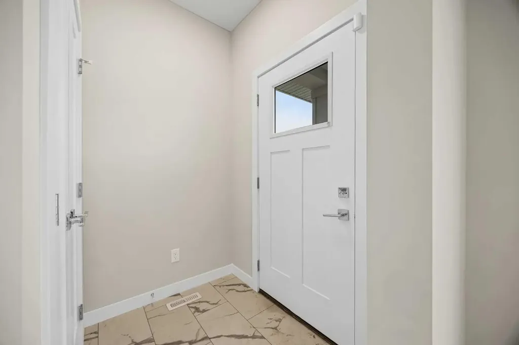 536 Chelsea Gardens Chestermere AB T1X 2V5