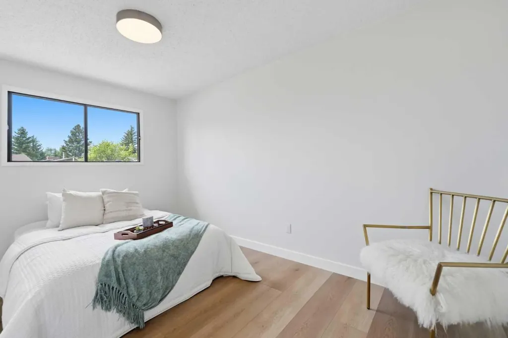 85 Cedarwood Hill SW Calgary AB T2W 3H4
