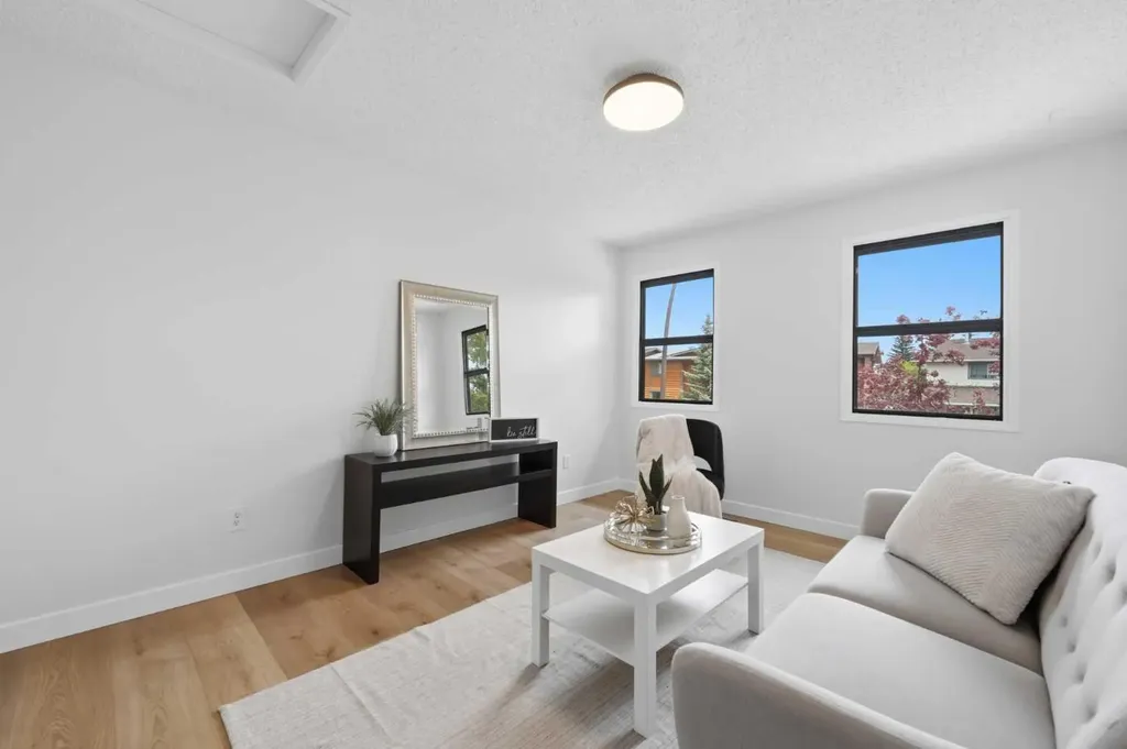 85 Cedarwood Hill SW Calgary AB T2W 3H4