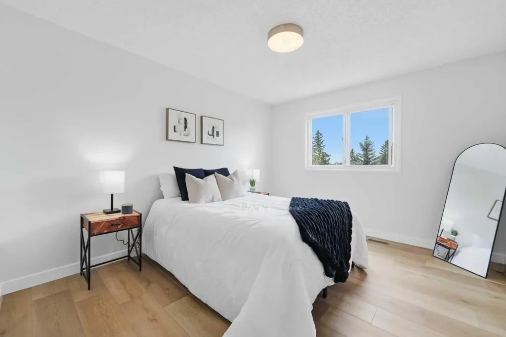 85 Cedarwood Hill SW Calgary AB T2W 3H4