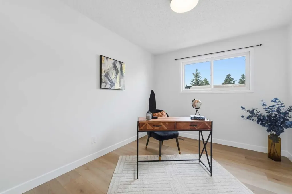 85 Cedarwood Hill SW Calgary AB T2W 3H4