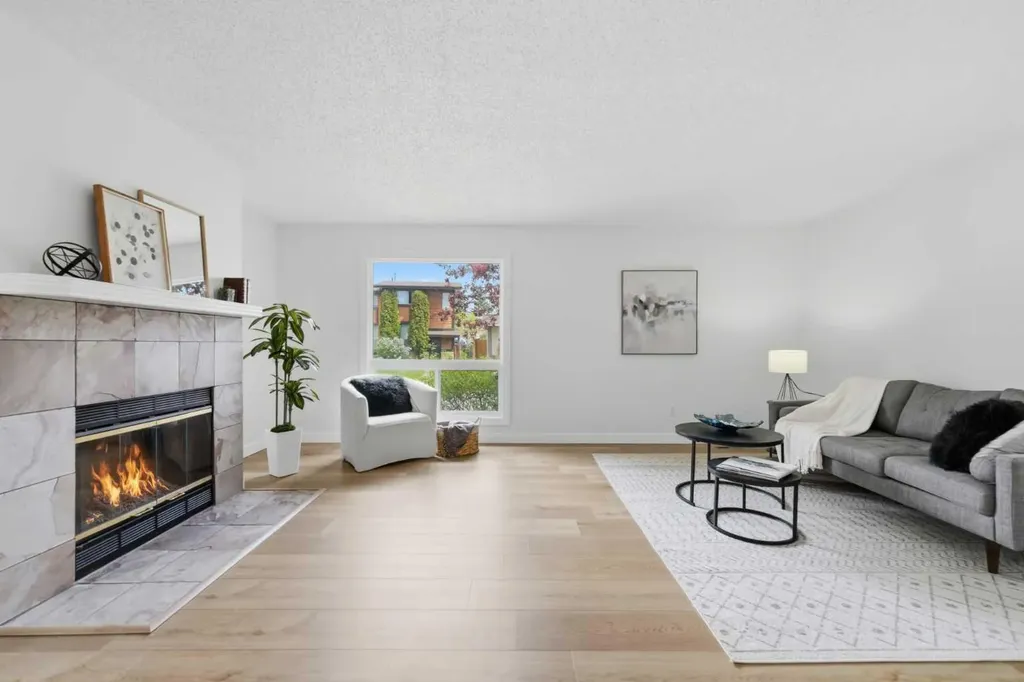 85 Cedarwood Hill SW Calgary AB T2W 3H4