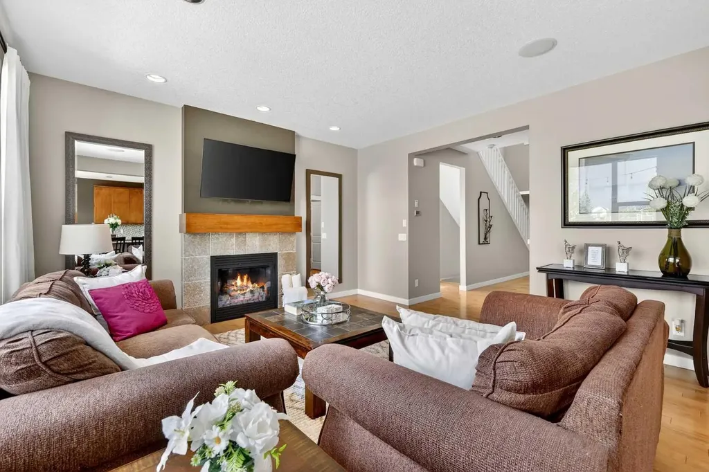 44 Elgin Meadows Link SE Calgary AB T2Z 0S3