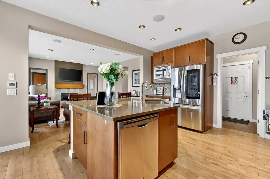 44 Elgin Meadows Link SE Calgary AB T2Z 0S3
