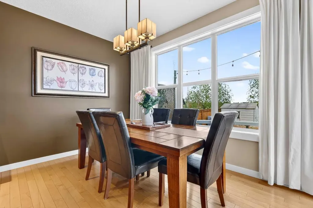 44 Elgin Meadows Link SE Calgary AB T2Z 0S3