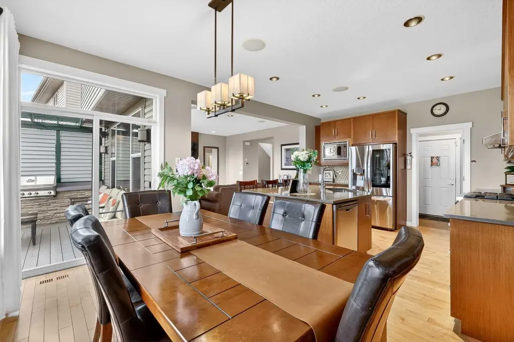 44 Elgin Meadows Link SE Calgary AB T2Z 0S3