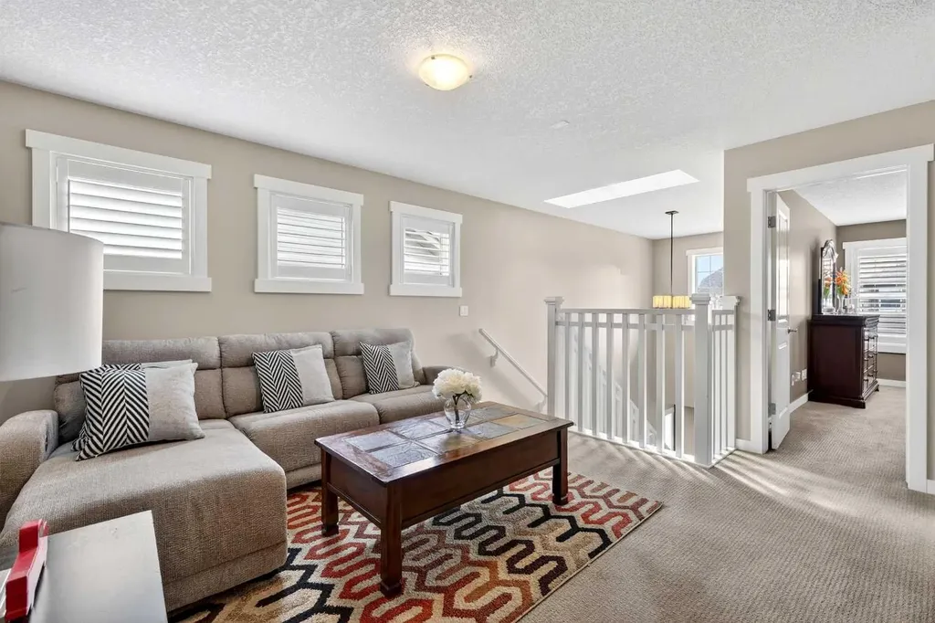 44 Elgin Meadows Link SE Calgary AB T2Z 0S3