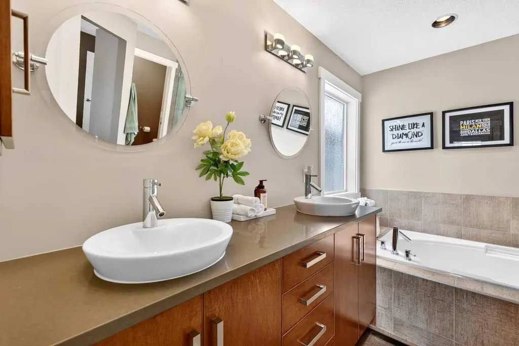 44 Elgin Meadows Link SE Calgary AB T2Z 0S3