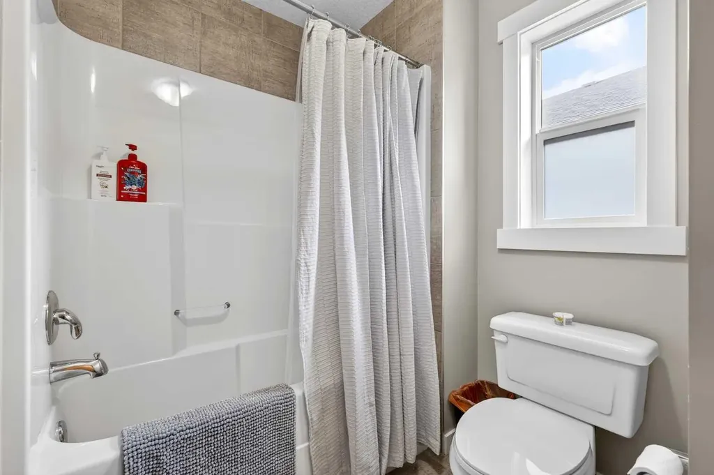 44 Elgin Meadows Link SE Calgary AB T2Z 0S3
