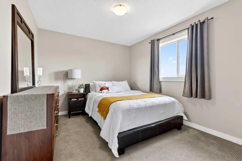 44 Elgin Meadows Link SE Calgary AB T2Z 0S3