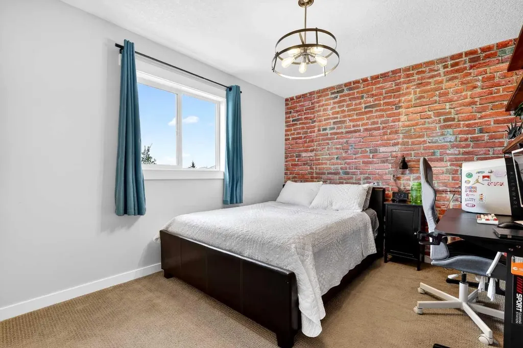 44 Elgin Meadows Link SE Calgary AB T2Z 0S3