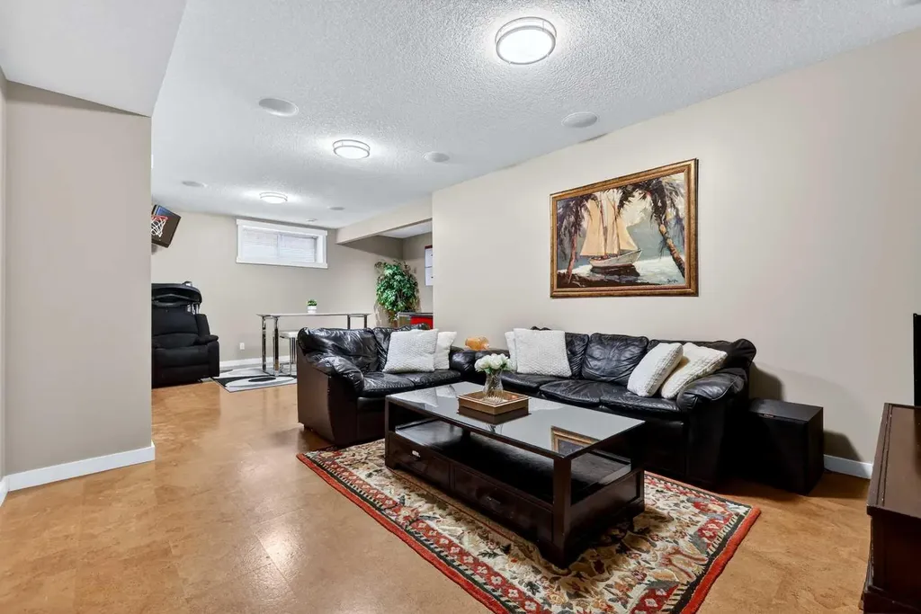 44 Elgin Meadows Link SE Calgary AB T2Z 0S3