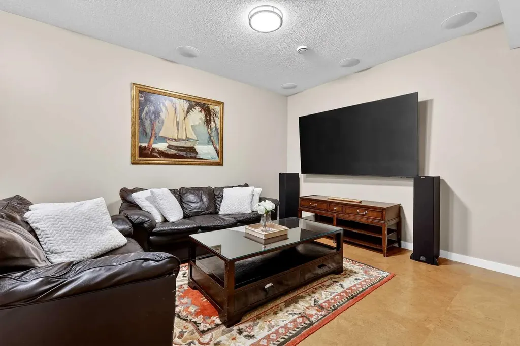 44 Elgin Meadows Link SE Calgary AB T2Z 0S3