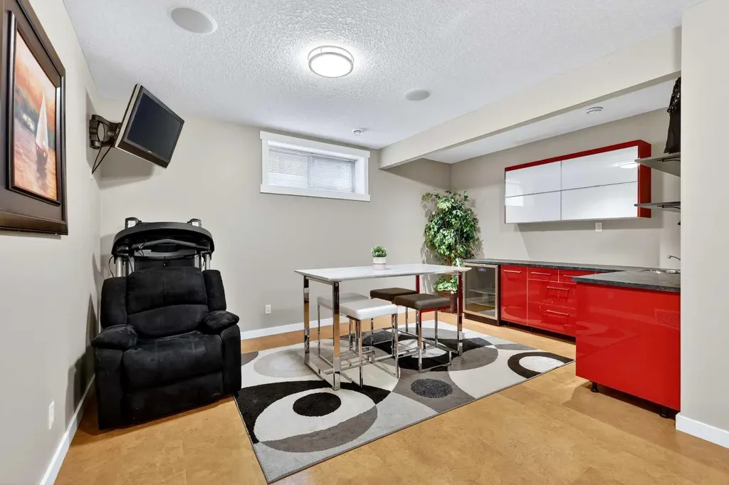 44 Elgin Meadows Link SE Calgary AB T2Z 0S3