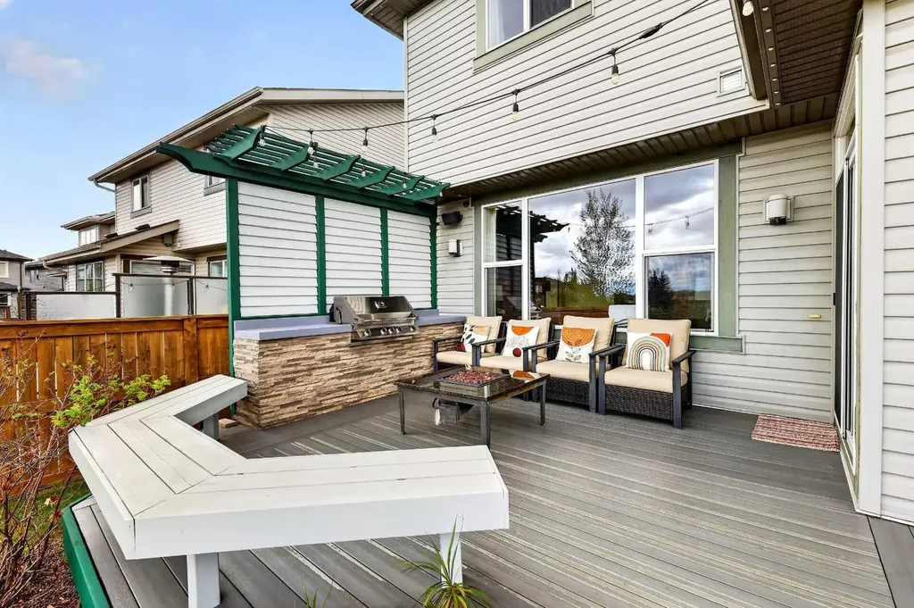 44 Elgin Meadows Link SE Calgary AB T2Z 0S3