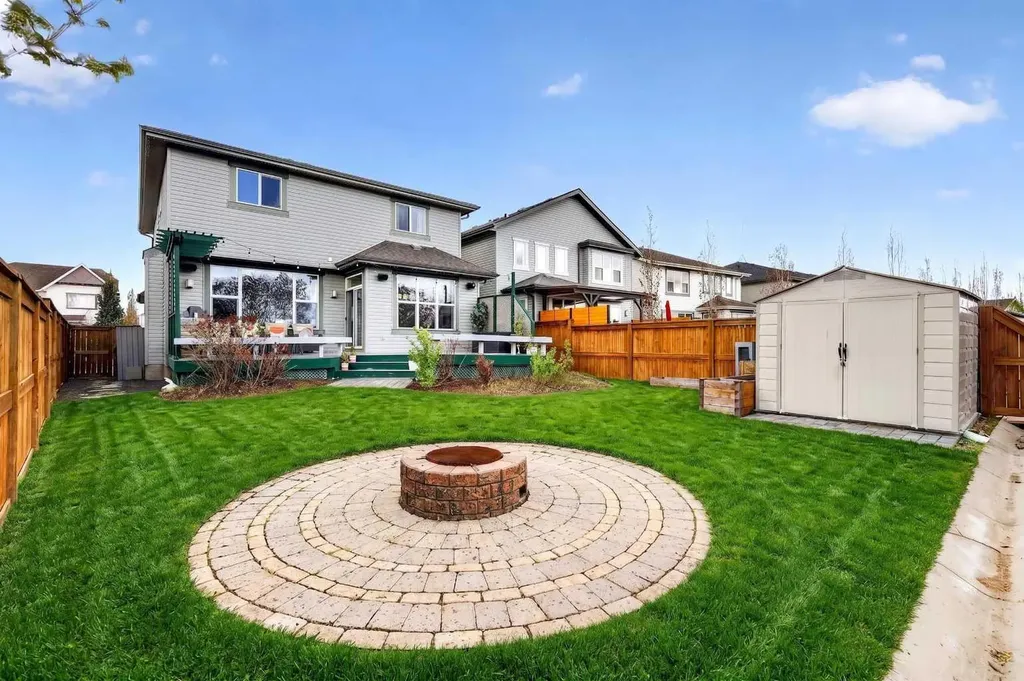 44 Elgin Meadows Link SE Calgary AB T2Z 0S3