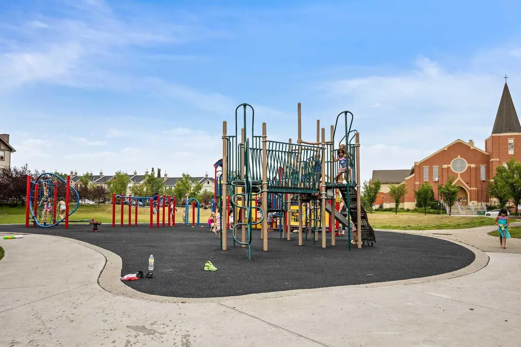 44 Elgin Meadows Link SE Calgary AB T2Z 0S3