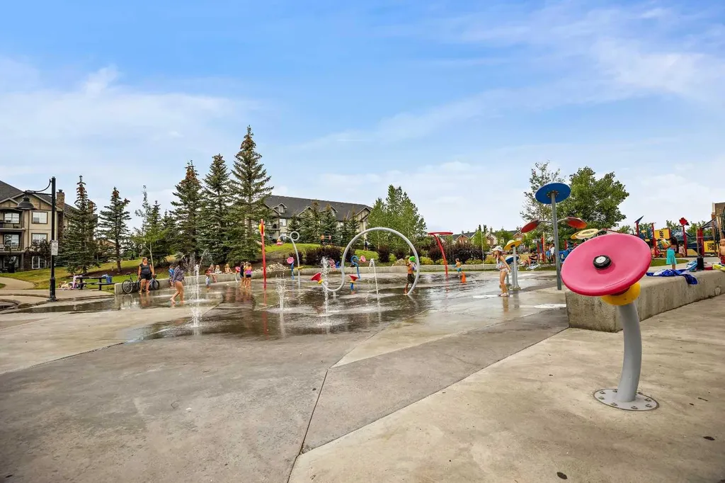 44 Elgin Meadows Link SE Calgary AB T2Z 0S3